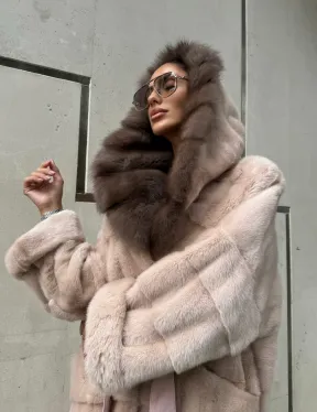 Норковая шуба с капюшоном из меха куницы пудрового цвета (нежно-розовый) - фото 9