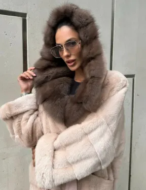 Норковая шуба с капюшоном из меха куницы пудрового цвета (нежно-розовый) - фото 8