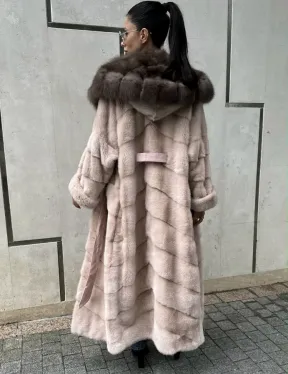 Норковая шуба с капюшоном из меха куницы пудрового цвета (нежно-розовый) - фото 11