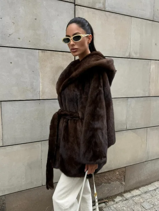 Шуба из скандинавской норки с капюшоном летучая мышь, роспуск орех - фото 8